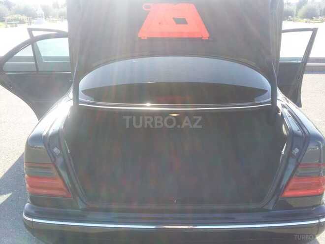 Mercedes E 200 1999, 300,000 km - 2.0 l - Gəncə