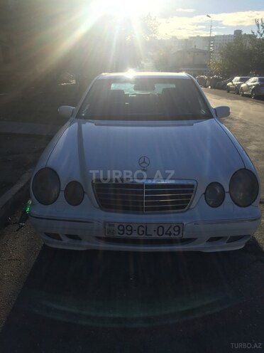 Mercedes E 220 2000, 243,700 km - 2.2 l - Bakı