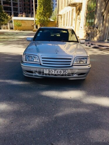Mercedes C 240 2000, 121,000 km - 2.4 l - Bakı