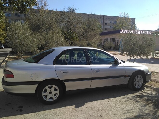 Opel Omega 1996, 390,000 km - 2.0 л - Şirvan