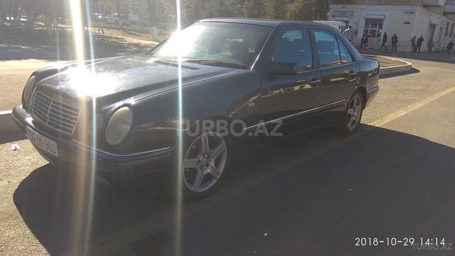 Mercedes E 230 1997, 280,000 km - 2.3 л - Sumqayıt