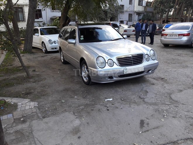 Mercedes E 270 2001, 223,000 km - 2.7 l - Bakı