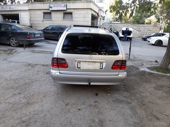 Mercedes E 270 2001, 223,000 km - 2.7 l - Bakı