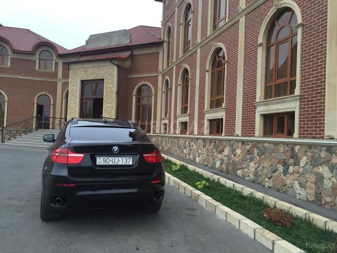 BMW X6 M 2011, 220,000 km - 3.0 l - Qusar