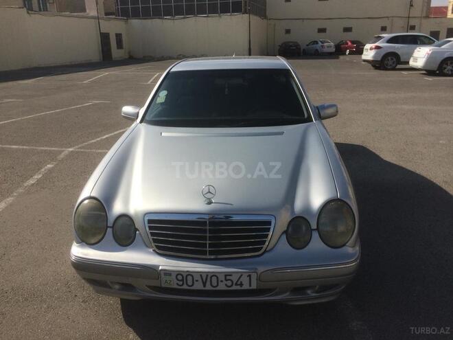 Mercedes E 220 2001, 250,000 km - 2.2 л - Sumqayıt