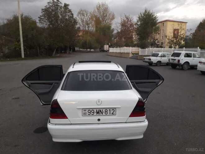 Mercedes C 230 1999, 327,000 km - 2.3 l - İsmayıllı