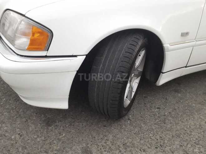 Mercedes C 230 1999, 327,000 km - 2.3 l - İsmayıllı