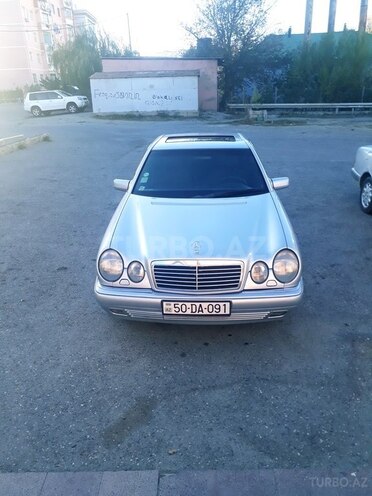 Mercedes E 240 1999, 318,000 km - 2.4 л - Sumqayıt