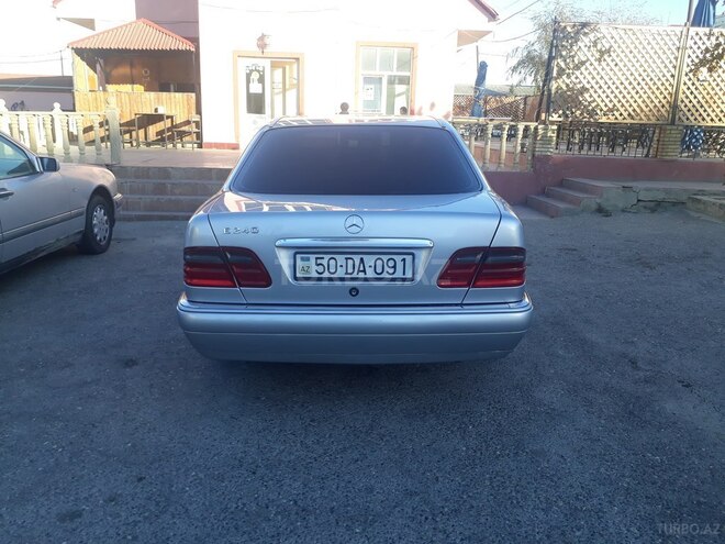 Mercedes E 240 1999, 318,000 km - 2.4 л - Sumqayıt