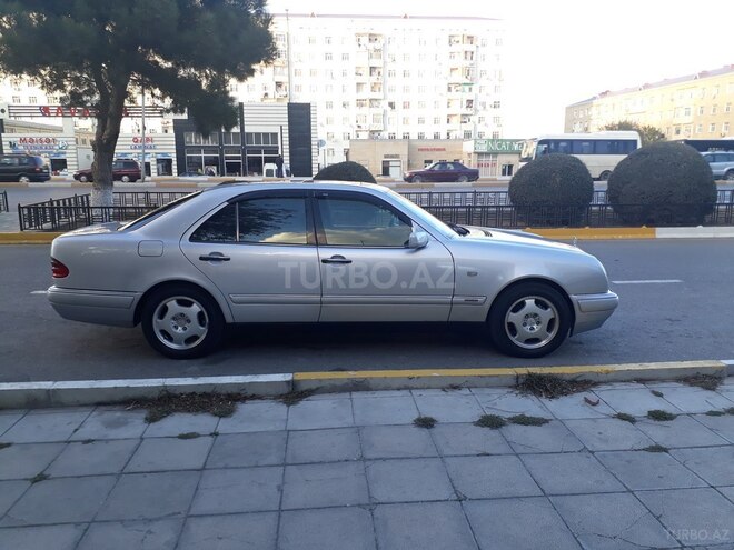 Mercedes E 240 1999, 318,000 km - 2.4 л - Sumqayıt