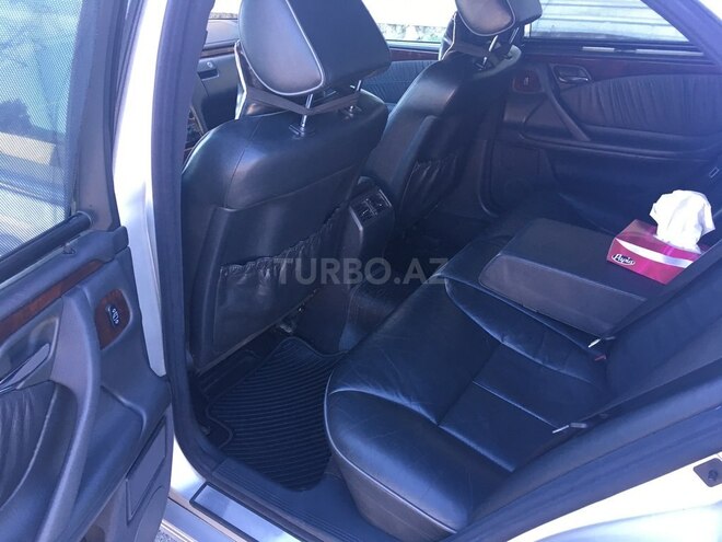 Mercedes E 270 2000, 245,885 km - 2.7 l - Bakı