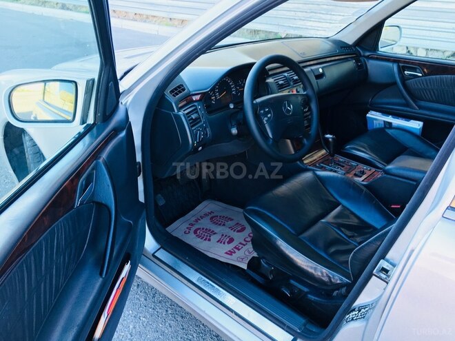 Mercedes E 270 2000, 245,885 km - 2.7 l - Bakı