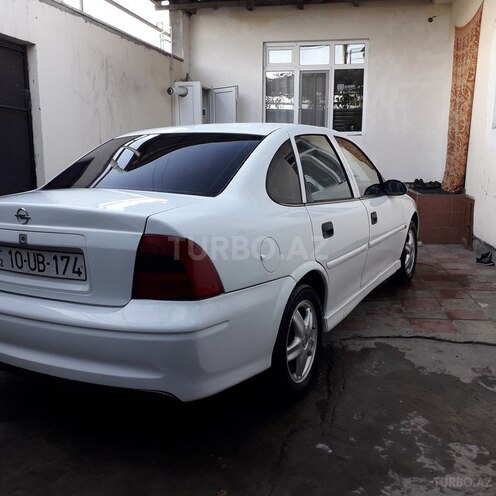 Opel Vectra 2000, 256,000 km - 1.8 л - Bakı