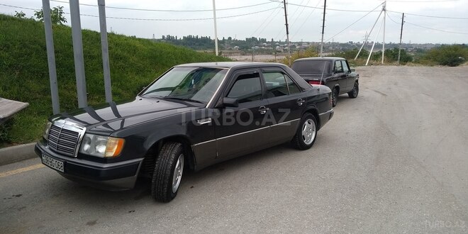 Mercedes E 230 1991, 114,000 km - 2.3 l - Qusar