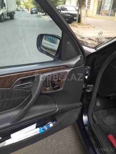 Mercedes E 240 2000, 214,000 km - 2.4 l - Bakı