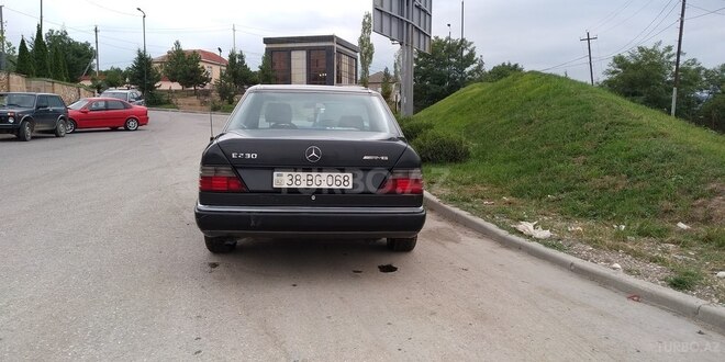 Mercedes E 230 1991, 114,000 km - 2.3 l - Qusar