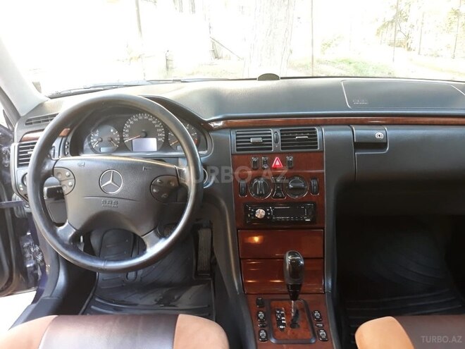 Mercedes E 220 2002, 248,000 km - 2.2 l - Bakı