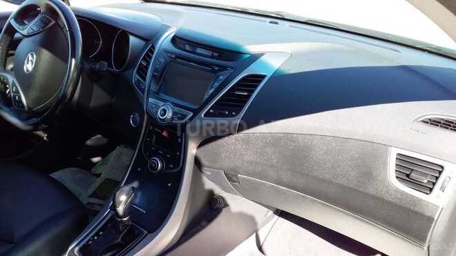 Hyundai Elantra 2015, 90,000 km - 1.8 л - Bakı