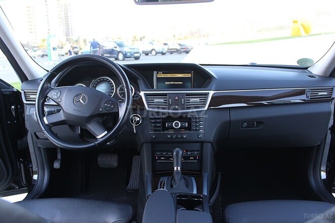 Mercedes E 250 2009, 106,000 km - 2.2 l - Bakı