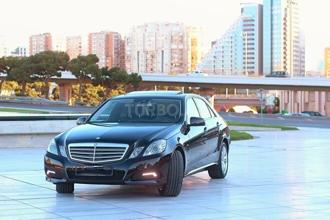 Mercedes E 250 2009, 106,000 km - 2.2 l - Bakı
