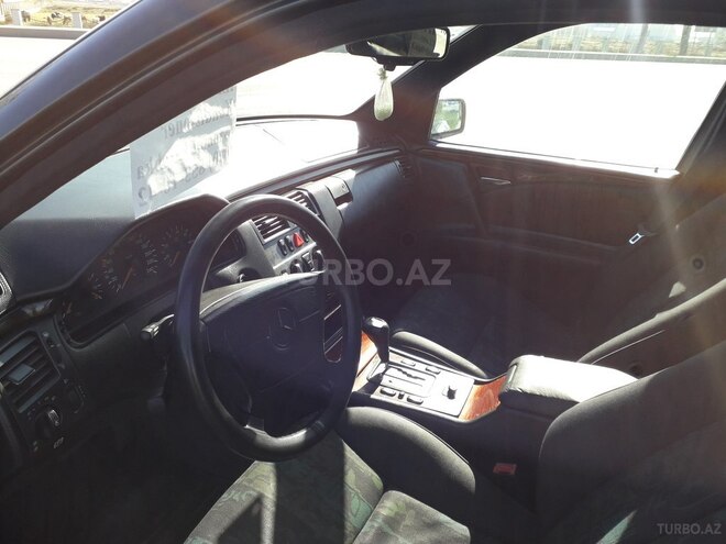 Mercedes E 230 1996, 268,756 km - 2.3 l - Bakı