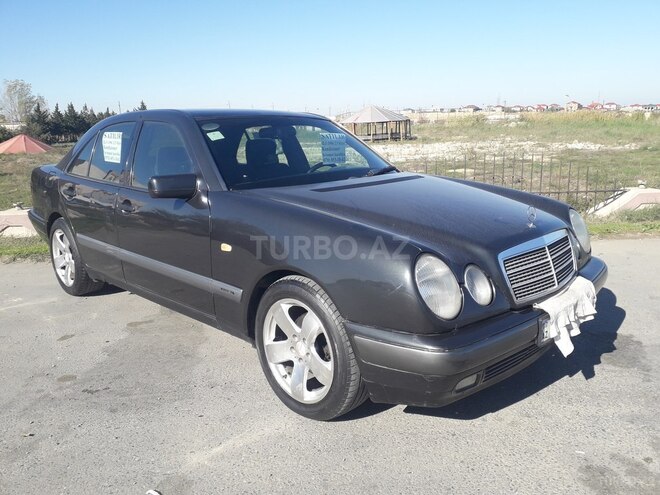 Mercedes E 230 1996, 268,756 km - 2.3 l - Bakı