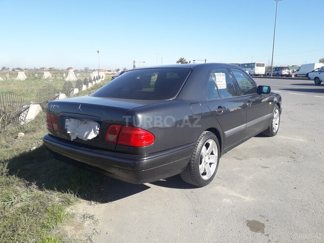 Mercedes E 230 1996, 268,756 km - 2.3 l - Bakı