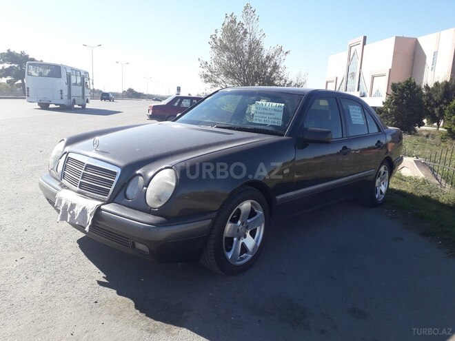 Mercedes E 230 1996, 268,756 km - 2.3 l - Bakı