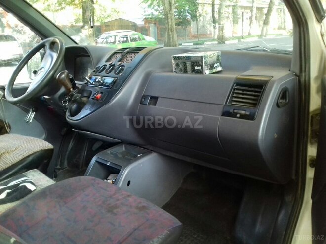 Mercedes Vito 1997, 944,550 km - 2.3 л - Qax