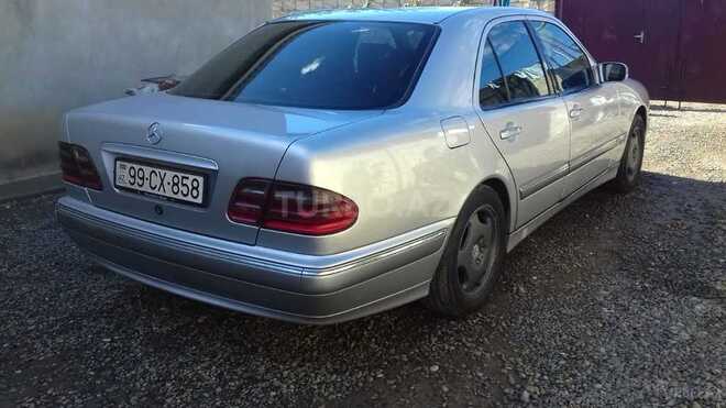 Mercedes E 220 2000, 999,000 km - 2.2 л - Biləsuvar