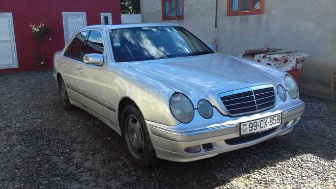 Mercedes E 220 2000, 999,000 km - 2.2 л - Biləsuvar