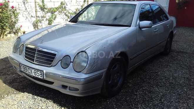 Mercedes E 220 2000, 999,000 km - 2.2 л - Biləsuvar