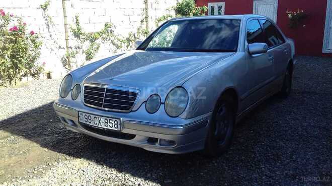 Mercedes E 220 2000, 999,000 km - 2.2 л - Biləsuvar