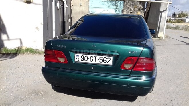 Mercedes E 220 1999, 386,000 km - 2.2 l - Bakı