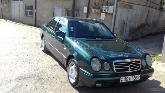Mercedes E 220 1999, 386,000 km - 2.2 l - Bakı