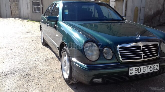 Mercedes E 220 1999, 386,000 km - 2.2 l - Bakı