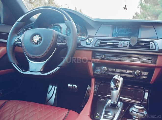 BMW 530 2010, 174,000 km - 2.5 л - Bakı