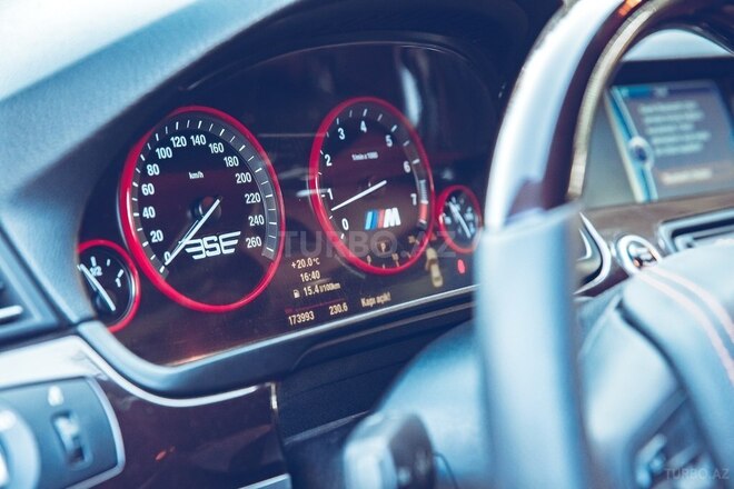 BMW 530 2010, 174,000 km - 2.5 л - Bakı
