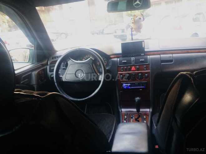 Mercedes E 240 1999, 276,000 km - 2.4 l - Bakı