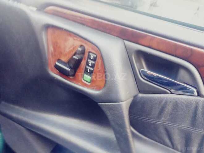 Mercedes E 240 1999, 276,000 km - 2.4 l - Bakı