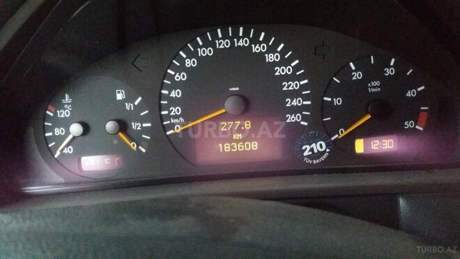 Mercedes E 270 2001, 184,000 km - 2.7 l - Şirvan
