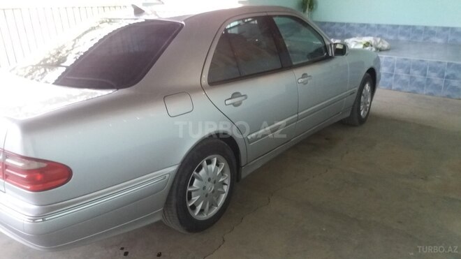 Mercedes E 270 2001, 184,000 km - 2.7 l - Şirvan
