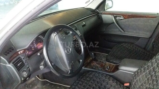 Mercedes E 270 2001, 184,000 km - 2.7 l - Şirvan