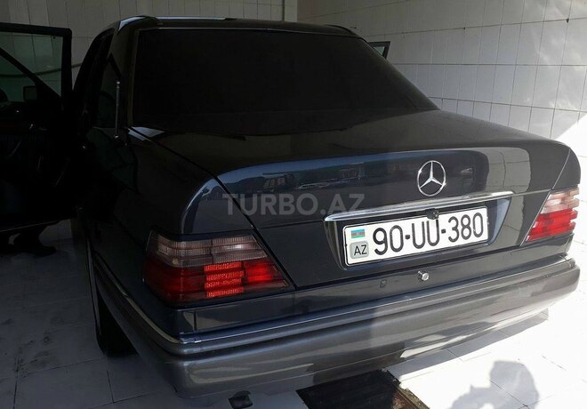 Mercedes E 220 1994, 395,652 km - 2.2 l - Bakı