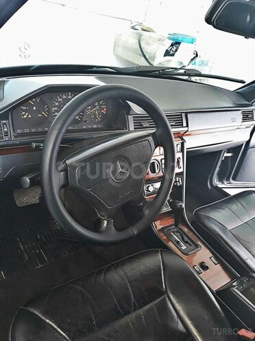 Mercedes E 220 1994, 395,652 km - 2.2 l - Bakı