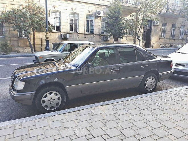 Mercedes E 220 1994, 395,652 km - 2.2 l - Bakı