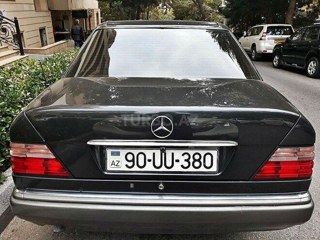 Mercedes E 220 1994, 395,652 km - 2.2 l - Bakı