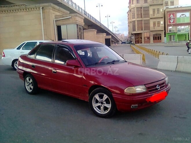 Opel Astra 1993, 330,000 km - 1.6 l - Bakı