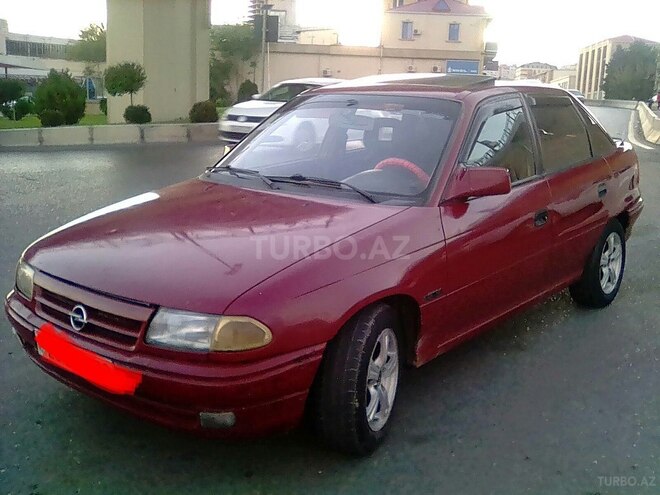 Opel Astra 1993, 330,000 km - 1.6 l - Bakı