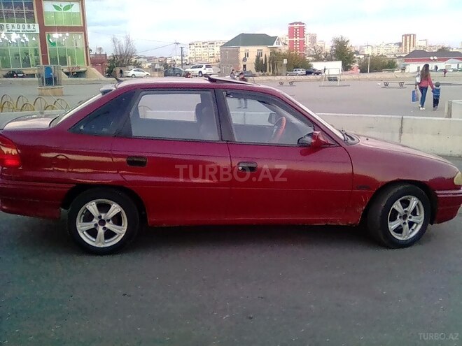Opel Astra 1993, 330,000 km - 1.6 l - Bakı